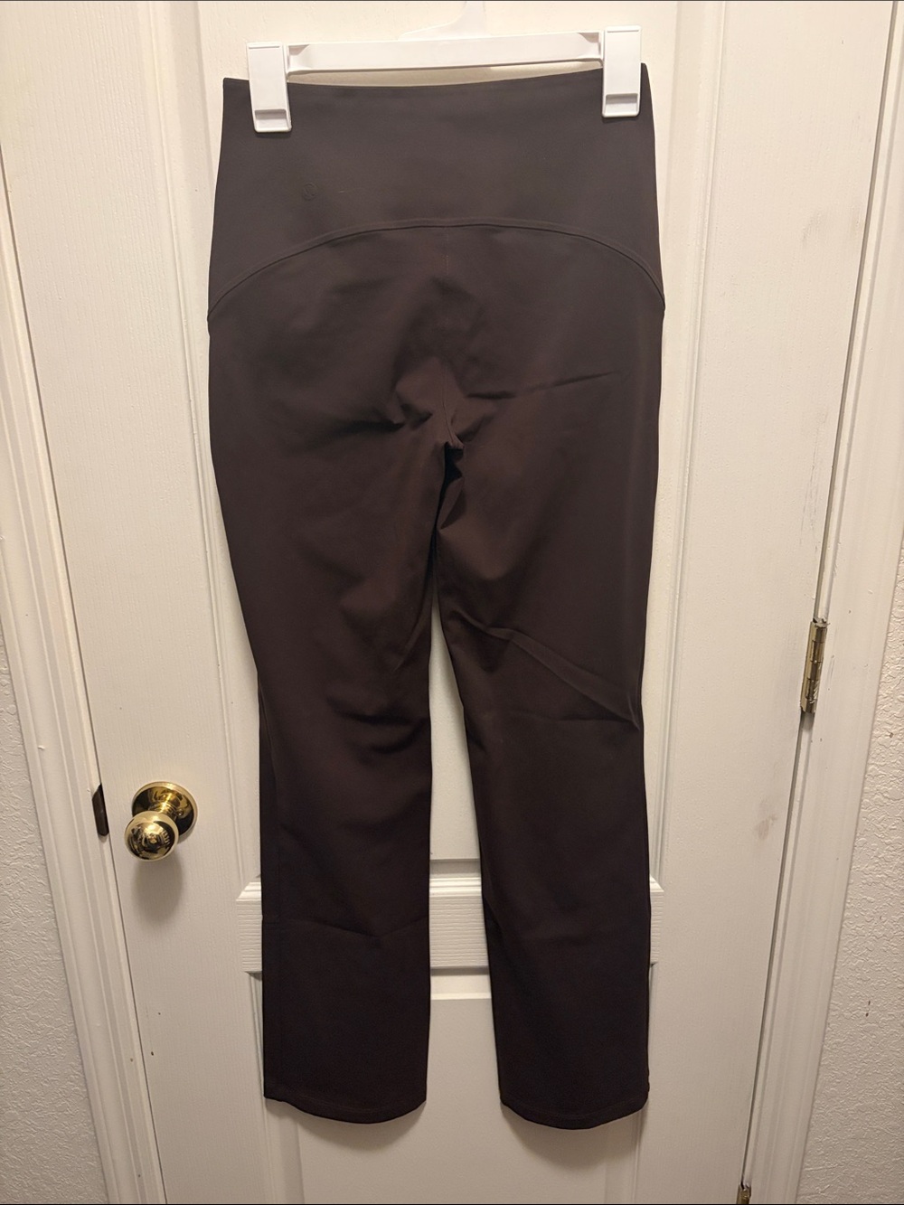 Like new Lululemon Smooth Fit Pull-On High-Rise Pant in Espresso - Picture 3 of 6